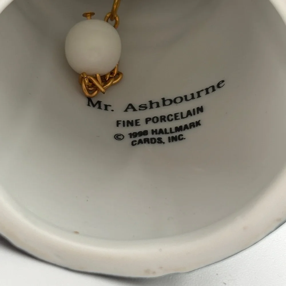 Hallmark Dickens Caroler Bell Set Mr Ashbourne Mrs Beaumont Lord‎ Chadwick 1990s